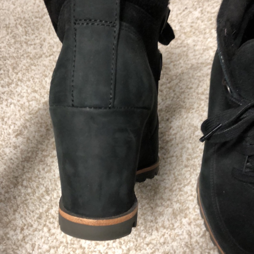 UGG VALORY BOOT - Picture 8 of 9